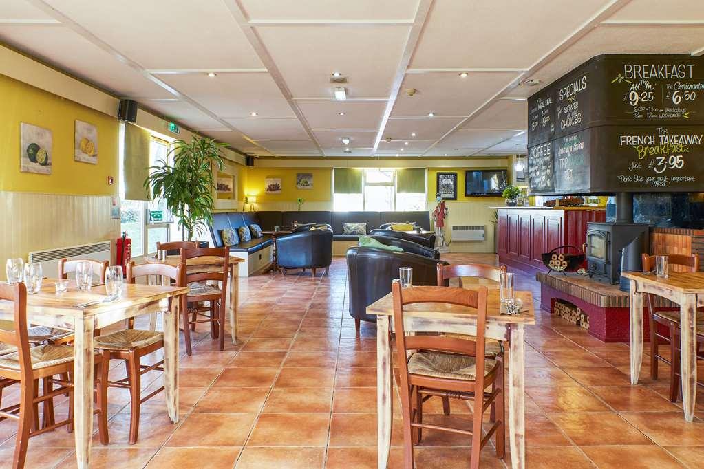 Campanile Hotel Вэйкфильд Ресторан фото
