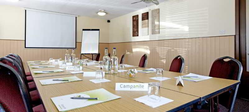 Campanile Hotel Вэйкфильд Экстерьер фото